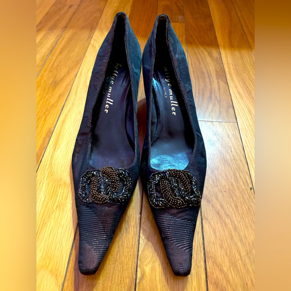 Bettye Muller kitten heels brown gold brocade pointed toe size 38.5